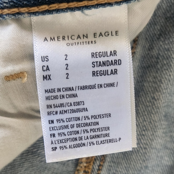 American Eagle Ripped Mom Jean regular size 2 - Picture 2 of 7